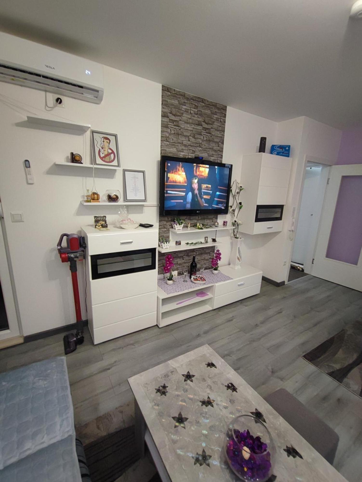 Stan Na Dan Prnjavor Apartment Bagian luar foto