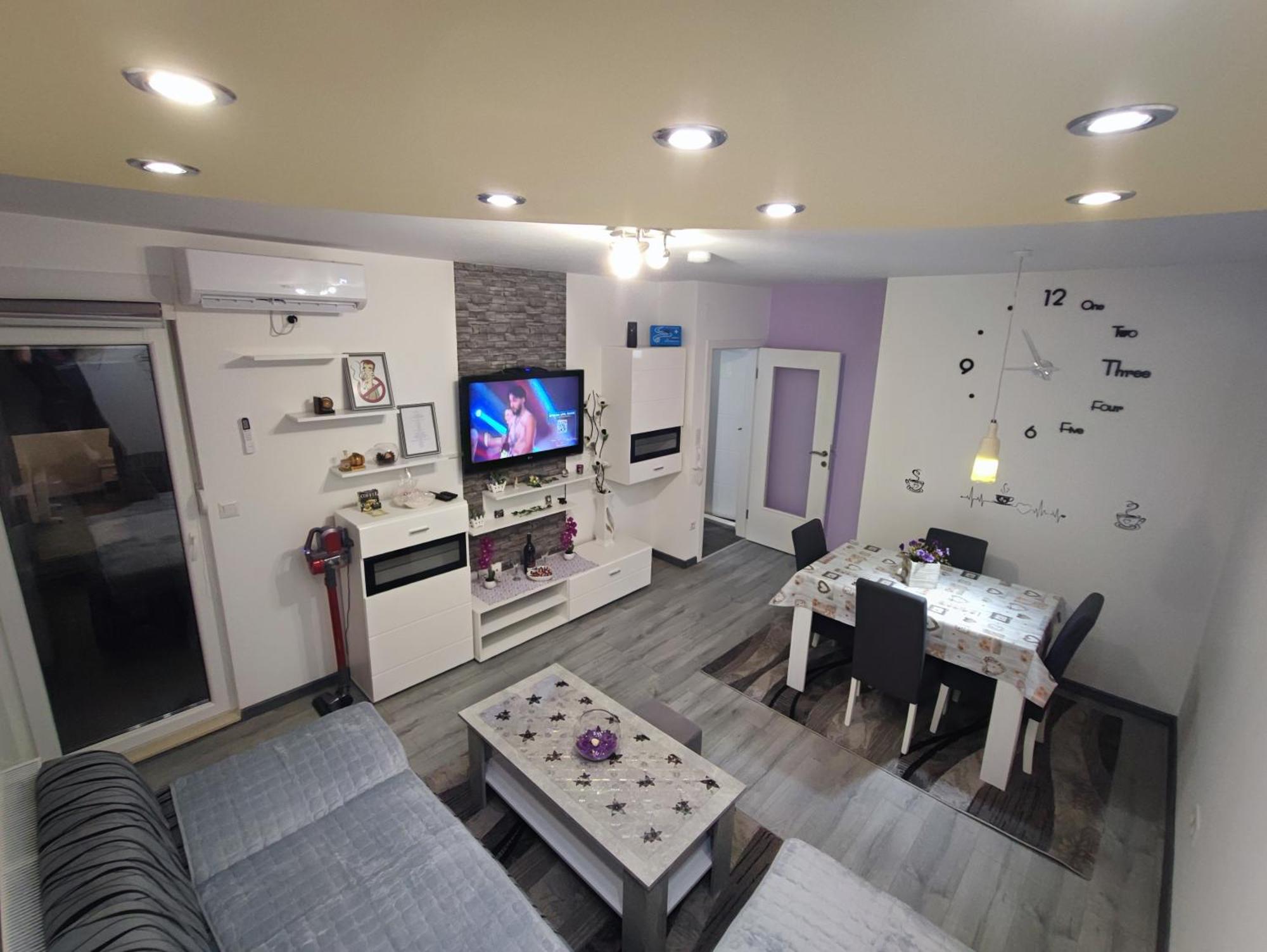 Stan Na Dan Prnjavor Apartment Bagian luar foto
