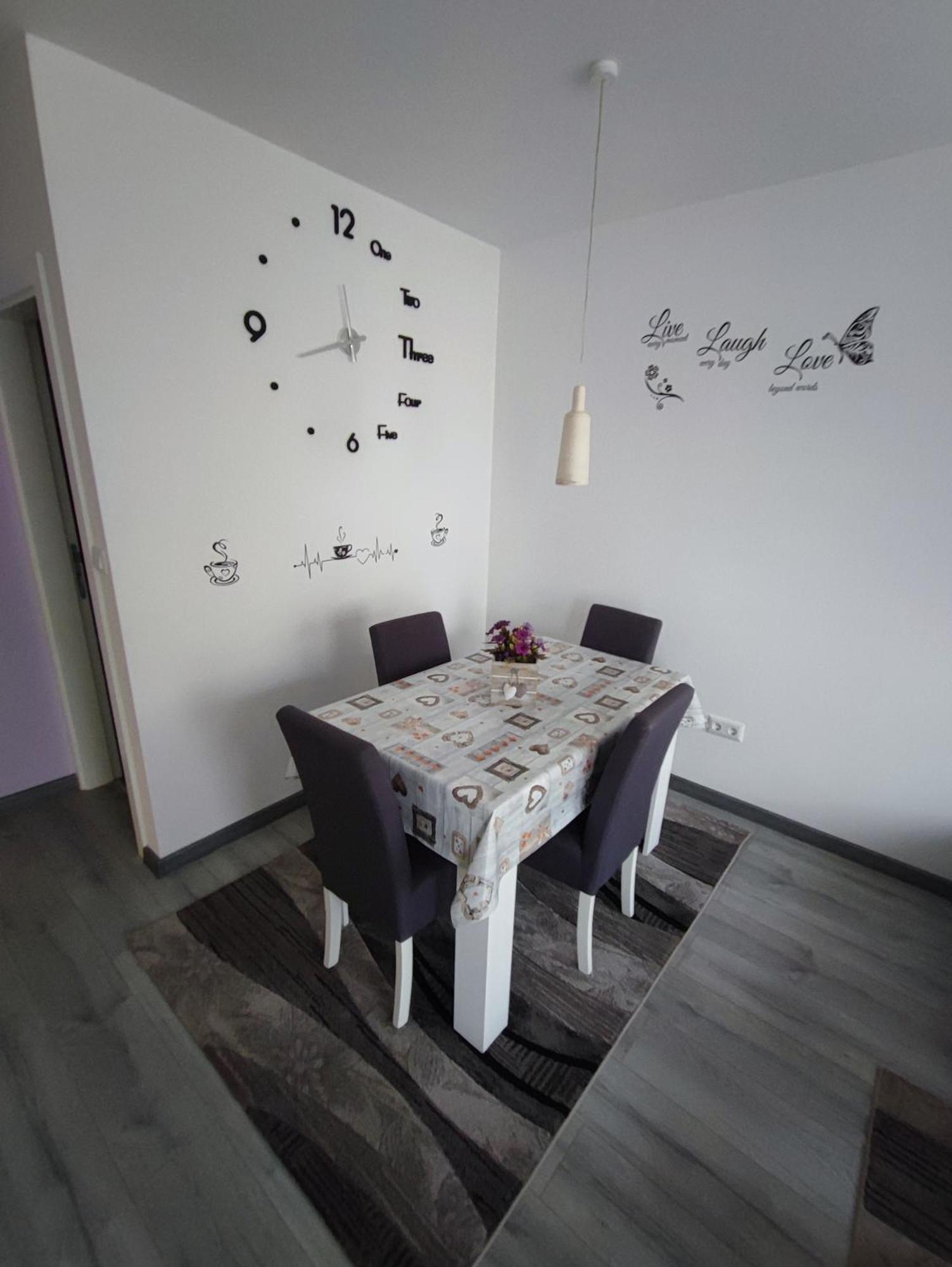 Stan Na Dan Prnjavor Apartment Bagian luar foto