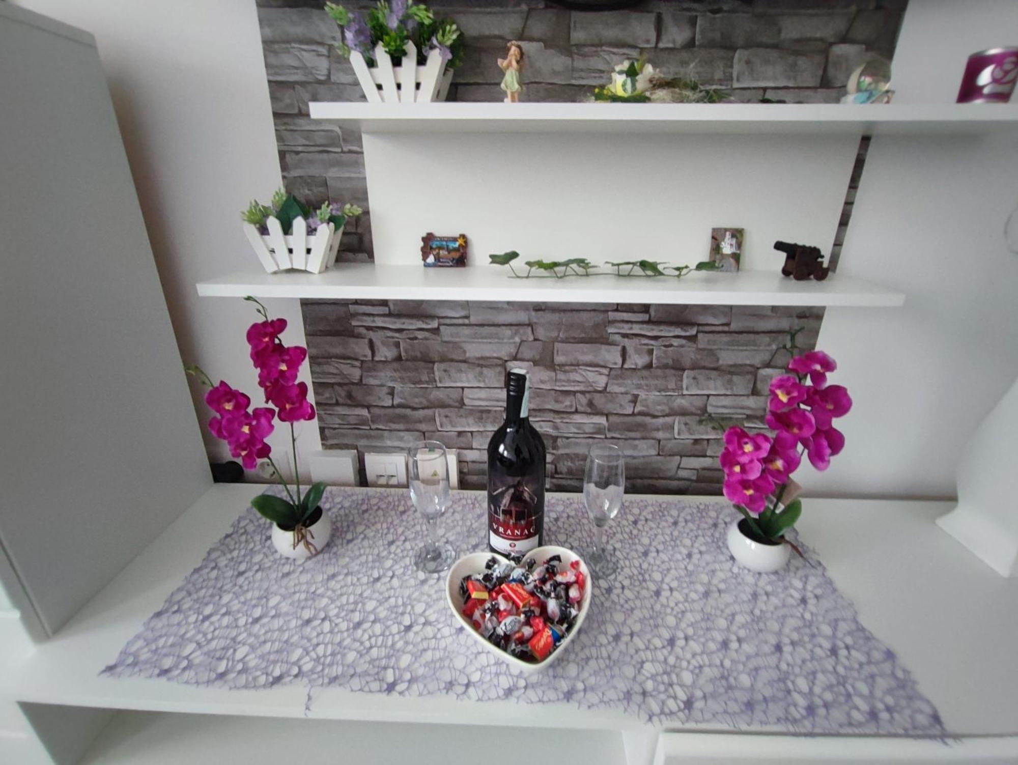 Stan Na Dan Prnjavor Apartment Bagian luar foto
